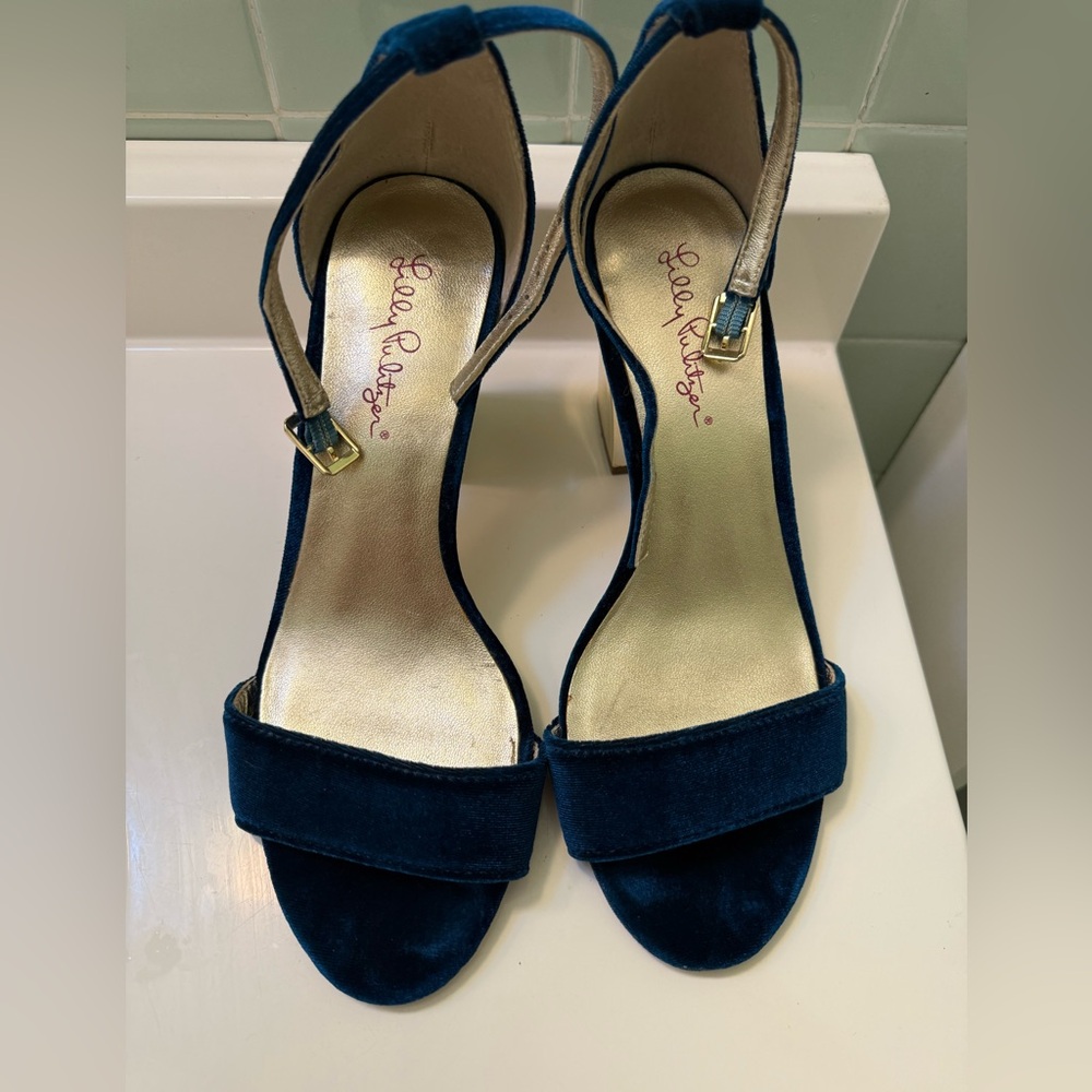 Lilly Pulitzer Amber Lynn Deep Blue Velvet Heels Size 8
